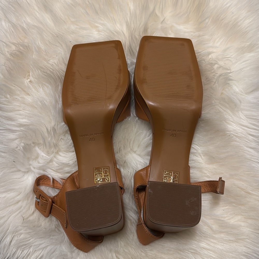 L’intervalle Open Toe Spring/Summer Heel in Tan Leather/Cuir Ocre! - Picture 4 of 6